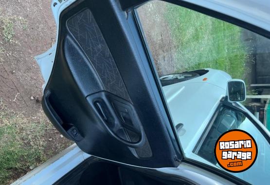 Autos - Volkswagen Polo 1999 Nafta 240000Km - En Venta