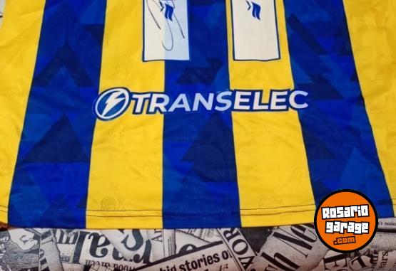 Indumentaria - Imperdible camiseta original de Rosario Central firmada por Di Maria - En Venta