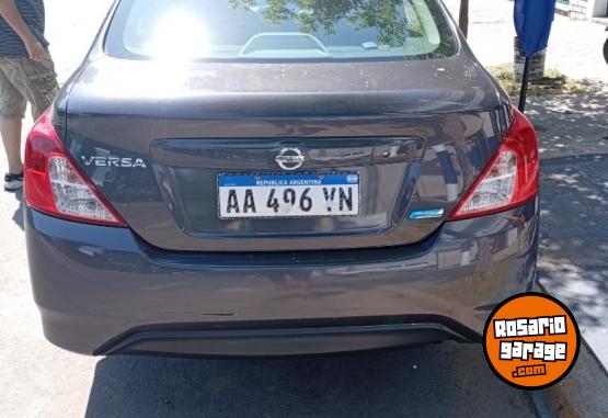Autos - Nissan Versa advance sense 2016 Nafta 102050Km - En Venta