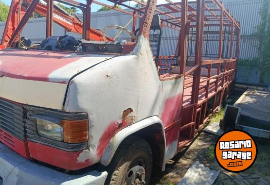 Utilitarios - Mercedes Benz Colectivo 813 1994 Diesel 111111Km - En Venta