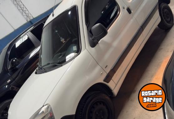Utilitarios - Peugeot Parnert 2014 Diesel 140000Km - En Venta