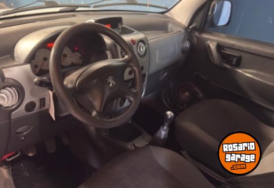 Utilitarios - Peugeot Parnert 2014 Diesel 140000Km - En Venta