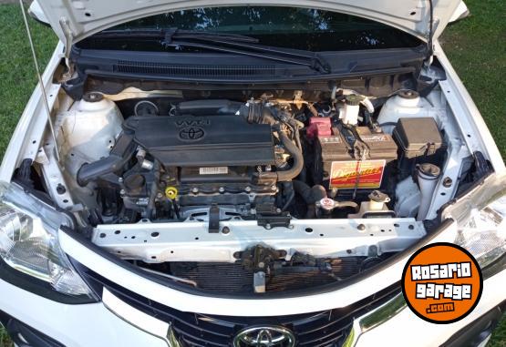 Autos - Toyota Etios Platinum 1.5 2018 Nafta 94814Km - En Venta