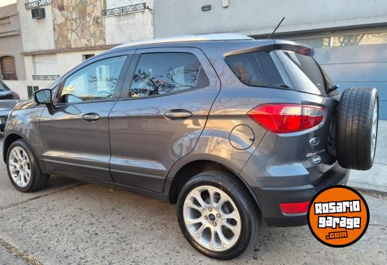 Autos - Ford EcoSport titanium 2022 Nafta 60000Km - En Venta