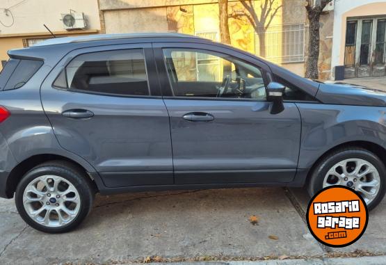 Autos - Ford EcoSport titanium 2022 Nafta 60000Km - En Venta