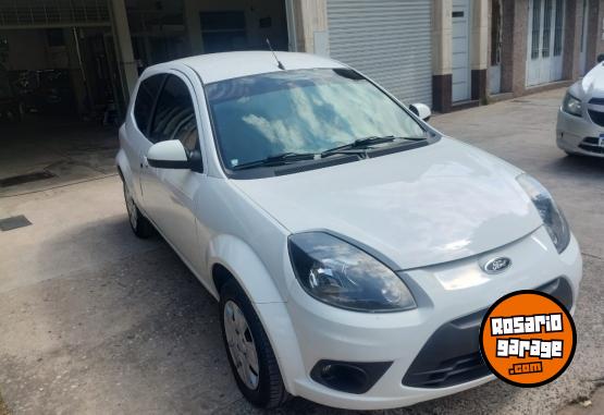 Autos - Ford Ka Viral 2012 Nafta 151000Km - En Venta