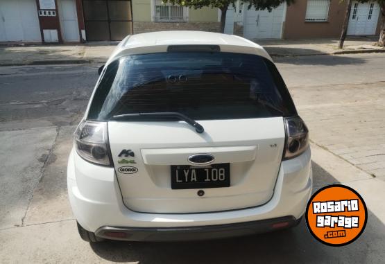 Autos - Ford Ka Viral 2012 Nafta 151000Km - En Venta