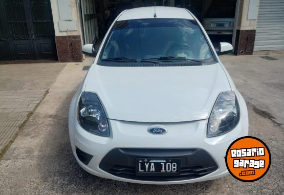 Autos - Ford Ka Viral 2012 Nafta 151000Km - En Venta