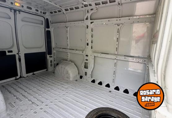Utilitarios - Peugeot BOXER PREMIUM 2.2 HDI 2022 Diesel 66000Km - En Venta