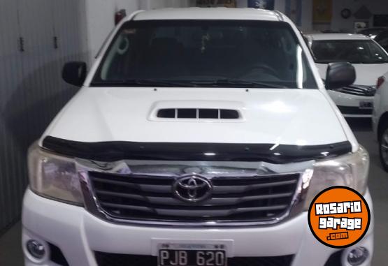 Camionetas - Toyota Hilux Dx 2.5 pack 4x4 2015 Diesel 240000Km - En Venta