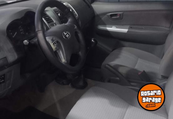 Camionetas - Toyota Hilux Dx 2.5 pack 4x4 2015 Diesel 240000Km - En Venta
