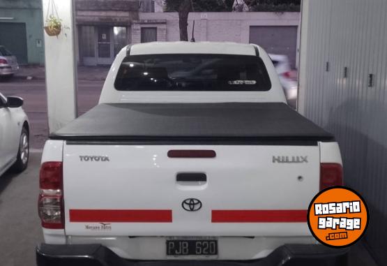 Camionetas - Toyota Hilux Dx 2.5 pack 4x4 2015 Diesel 240000Km - En Venta