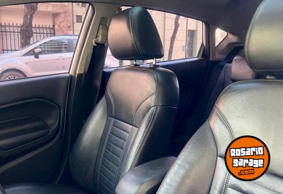 Autos - Ford FIESTA KINETIC DESING TIT 2014 Nafta 95000Km - En Venta