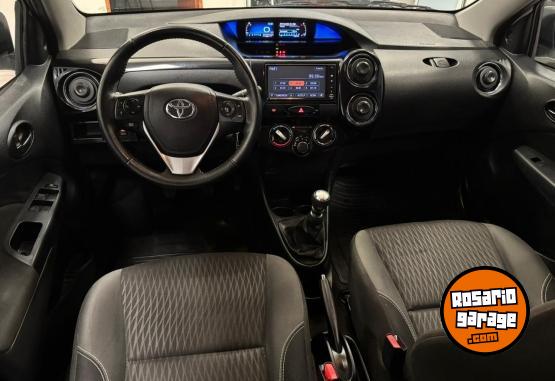 Autos - Toyota ETIOS XLS 2017 Nafta 84000Km - En Venta