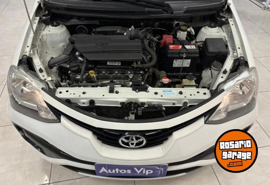Autos - Toyota ETIOS XLS 2017 Nafta 84000Km - En Venta