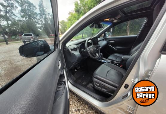 Camionetas - Toyota COROLLA CROSS SEG 2022 Nafta 110000Km - En Venta