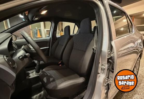 Autos - Renault LOGAN LIFE 2024 Nafta 35000Km - En Venta