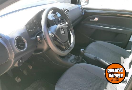 Autos - Volkswagen Up high 2019 Nafta 75000Km - En Venta