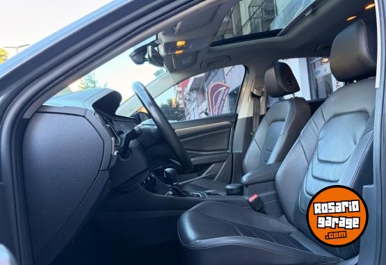 Autos - Volkswagen Vento Highline 2019 Nafta 89000Km - En Venta