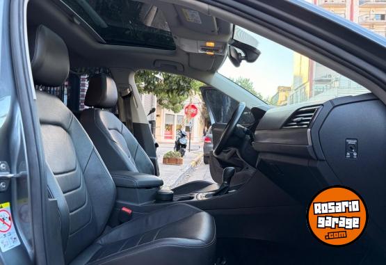 Autos - Volkswagen Vento Highline 2019 Nafta 89000Km - En Venta