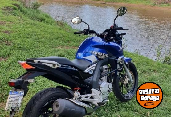 Motos - Honda CB 250 2022 Nafta 5300Km - En Venta