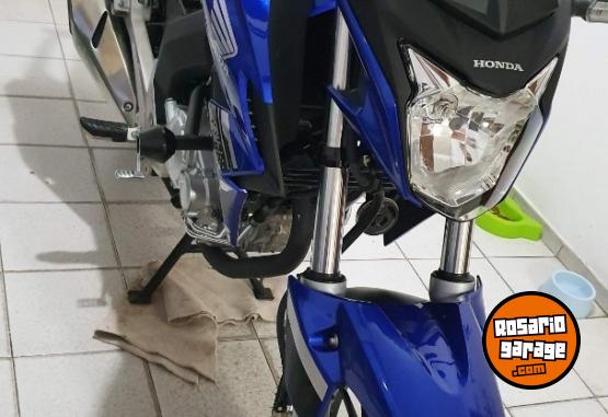 Motos - Honda CB 250 2022 Nafta 5300Km - En Venta