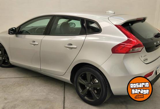 Autos - Volvo V40 Momentum 2.0t 2017 Nafta 80000Km - En Venta