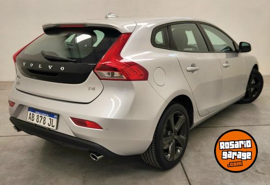 Autos - Volvo V40 Momentum 2.0t 2017 Nafta 80000Km - En Venta