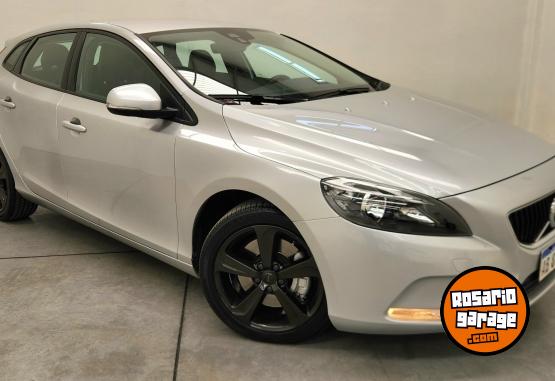 Autos - Volvo V40 Momentum 2.0t 2017 Nafta 80000Km - En Venta