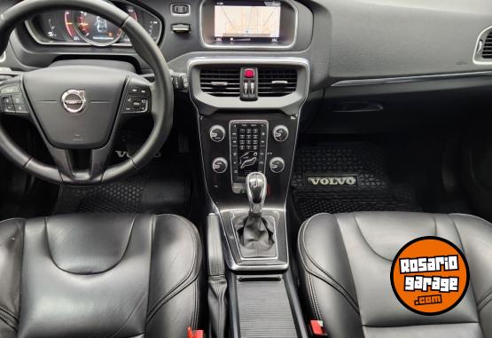 Autos - Volvo V40 Momentum 2.0t 2017 Nafta 80000Km - En Venta