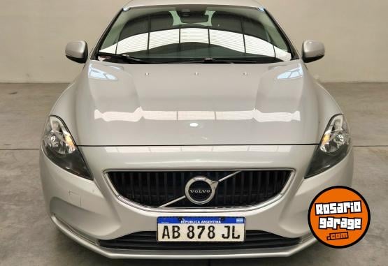 Autos - Volvo V40 Momentum 2.0t 2017 Nafta 80000Km - En Venta