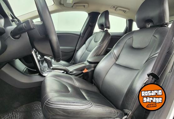 Autos - Volvo V40 Momentum 2.0t 2017 Nafta 80000Km - En Venta