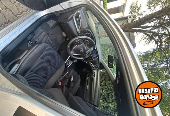 Autos - Toyota Yaris XLS 5P CVT 2021 Nafta 82347Km - En Venta
