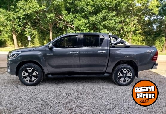 Camionetas - Toyota HILUX SRX 2019 Diesel 160000Km - En Venta