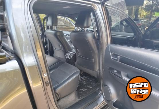 Camionetas - Toyota HILUX SRX 2019 Diesel 160000Km - En Venta