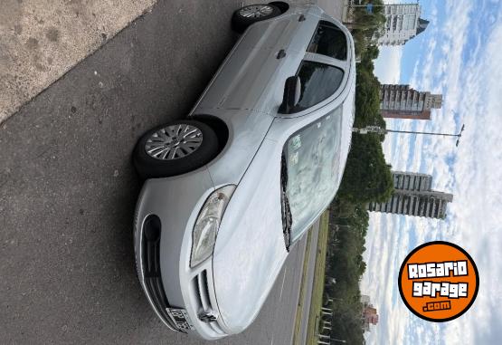Autos - Volkswagen Gol trend 2011 Nafta 135000Km - En Venta