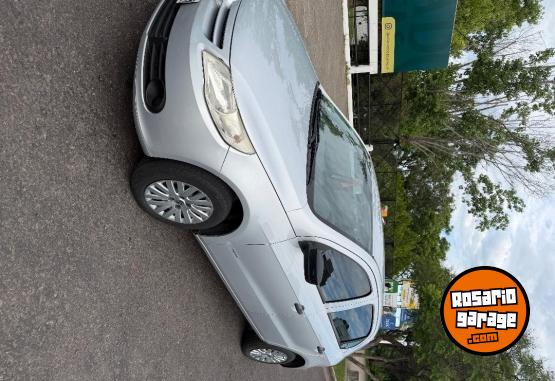 Autos - Volkswagen Gol trend 2011 Nafta 135000Km - En Venta