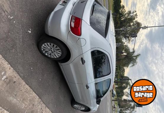 Autos - Volkswagen Gol trend 2011 Nafta 135000Km - En Venta