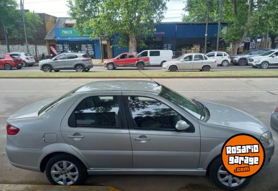 Autos - Fiat SIENA 2016 GNC 180000Km - En Venta