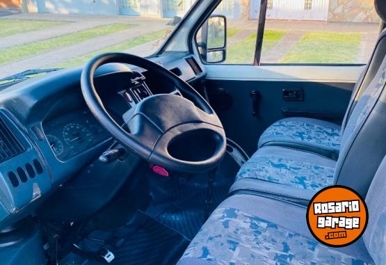 Utilitarios - Renault Trafic 1999 Diesel 210000Km - En Venta