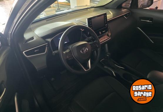 Autos - Toyota Corolla cross SEG HEV ecv 2021 Electrico / Hibrido 99000Km - En Venta