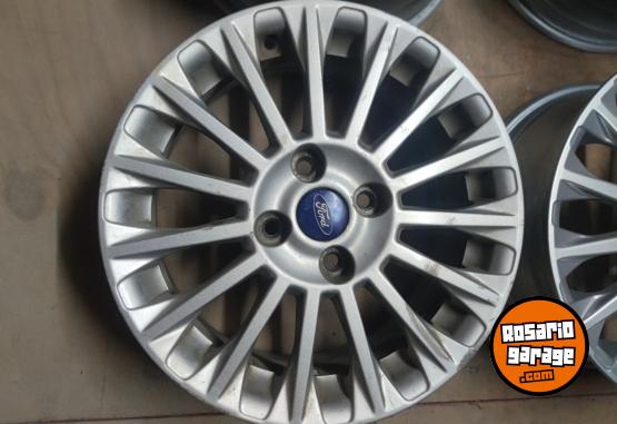 Accesorios para Autos - Llantas 16" Ford Fiesta Kinetic Impecables $600.000 las 4. NO BAJO PRECIO - En Venta