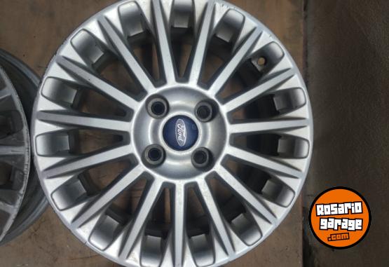 Accesorios para Autos - Llantas 16" Ford Fiesta Kinetic Impecables $600.000 las 4. NO BAJO PRECIO - En Venta