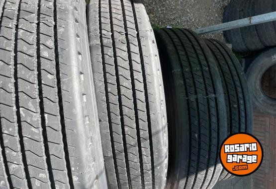 Camiones y Grúas - Scania 113. Lote de cubierta recapadas 295 - En Venta