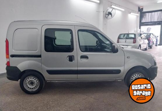 Utilitarios - Renault Kangoo 2017 GNC 184000Km - En Venta