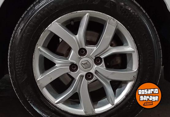 Autos - Renault SANDERO PRIVILEGE 1.6 GNC 2017 GNC 135436Km - En Venta