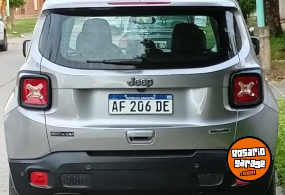 Camionetas - Jeep RENEGADE 1.8 LONGITUDE AT 2022 Nafta 25000Km - En Venta