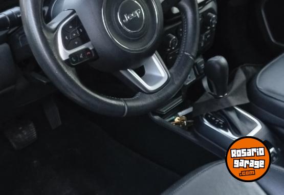 Camionetas - Jeep RENEGADE 1.8 LONGITUDE AT 2022 Nafta 25000Km - En Venta