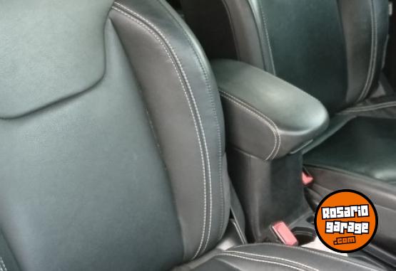 Camionetas - Jeep RENEGADE 1.8 LONGITUDE AT 2022 Nafta 25000Km - En Venta