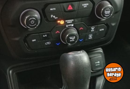 Camionetas - Jeep RENEGADE 1.8 LONGITUDE AT 2022 Nafta 25000Km - En Venta